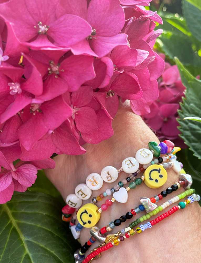 BE FREE Shell Multi Bracelet